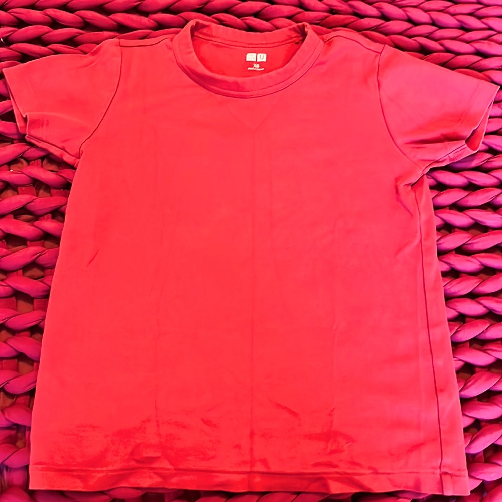 Uniqlo Basic Tee